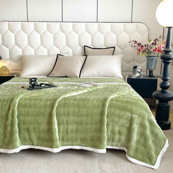 91家纺网 家纺一手货源 找家纺 梵克保罗 2025新款仿兔毛泡泡绒牛奶绒毛毯盖毯包边毛毯 奶绿