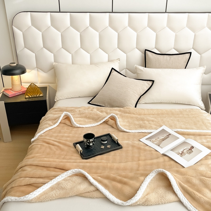 91家纺网 家纺一手货源 找家纺 梵克保罗 2025新款仿兔毛泡泡绒牛奶绒毛毯盖毯包边毛毯 驼色