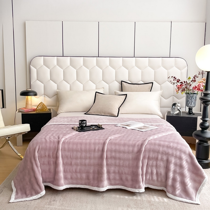 91家纺网 家纺一手货源 找家纺 梵克保罗 2025新款仿兔毛泡泡绒牛奶绒毛毯盖毯包边毛毯 香芋紫