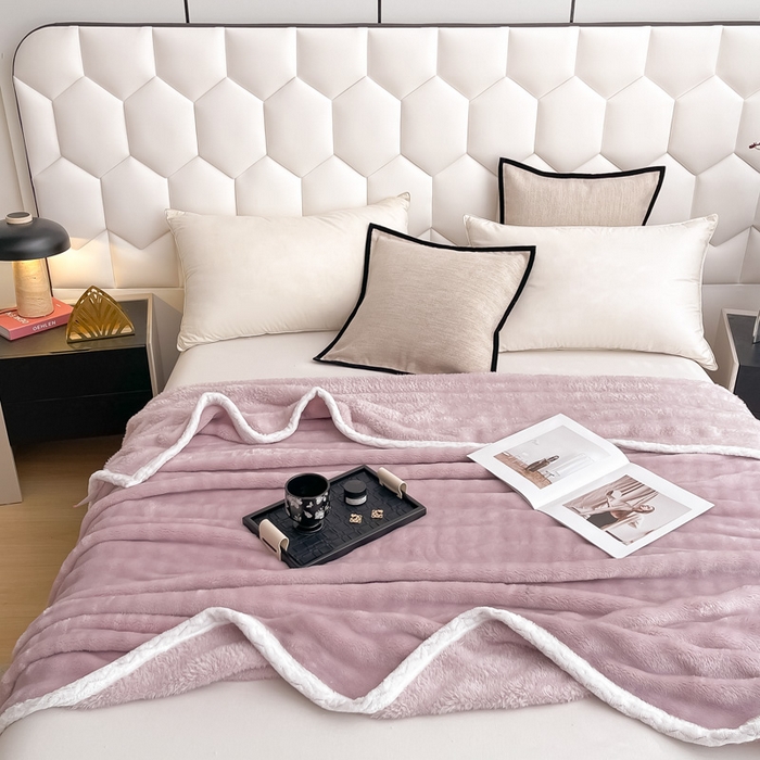 91家纺网 家纺一手货源 找家纺 梵克保罗 2025新款仿兔毛泡泡绒牛奶绒毛毯盖毯包边毛毯 香芋紫