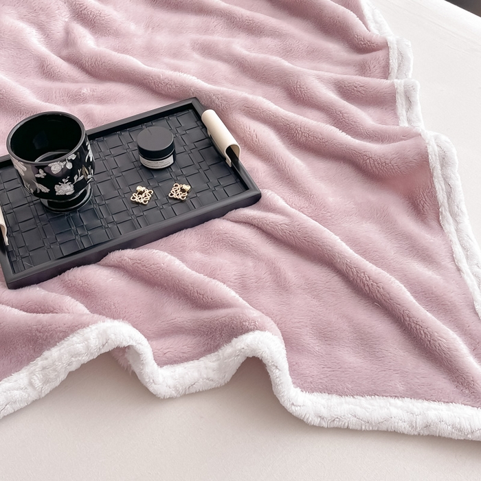 91家纺网 家纺一手货源 找家纺 梵克保罗 2025新款仿兔毛泡泡绒牛奶绒毛毯盖毯包边毛毯 香芋紫