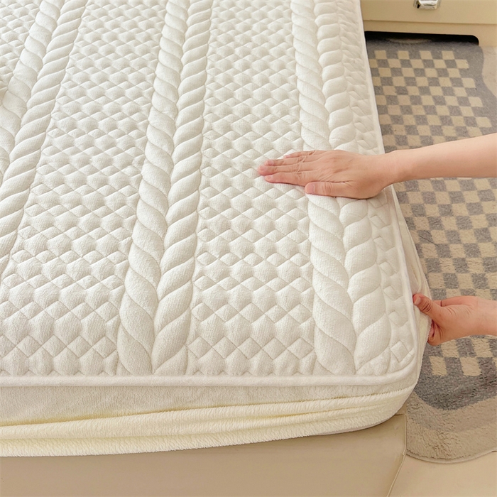 91家纺网 家纺一手货源 找家纺 梦舒羽 2025新款牛奶绒夹棉床笠床单床盖床护垫保护罩三件套花边枕套-轻奢 轻奢款-象牙白