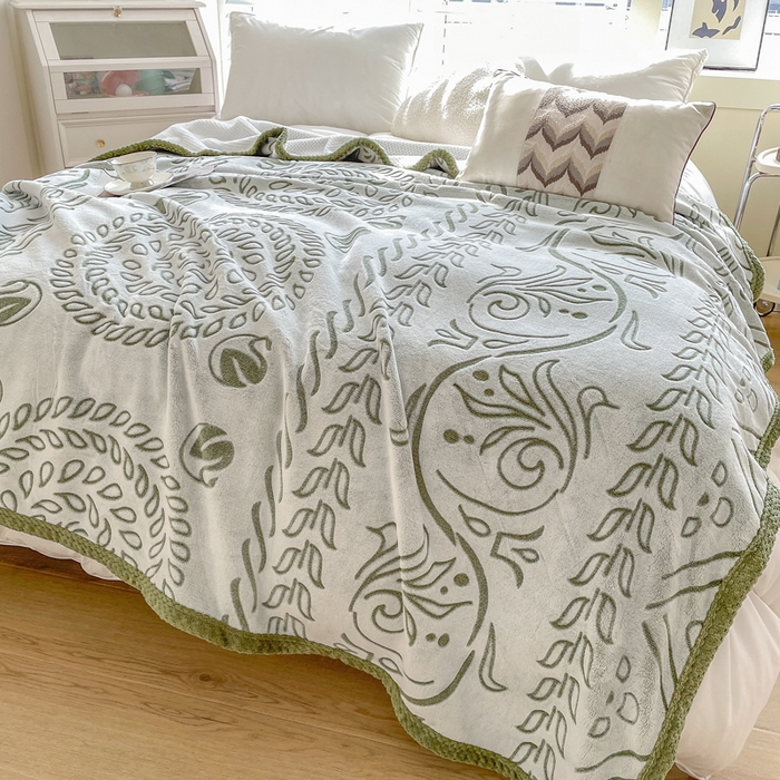 91家纺网 家纺一手货源 找家纺 （总）梵克保罗 2025新款背印剪花牛奶绒菠萝格复合毛毯