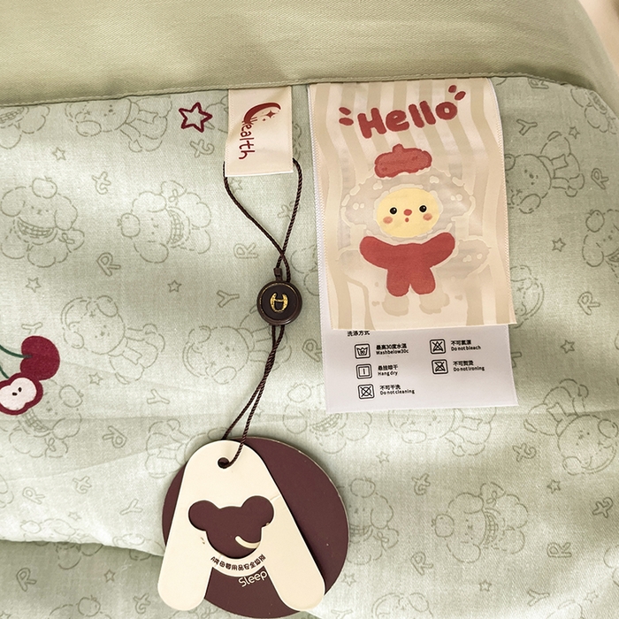 91家纺网 家纺一手货源 找家纺 梵克保罗 2025新款全棉夏被碎花卡通小清新简约纯棉夏凉被夏被四件套三件套 小可爱樱桃