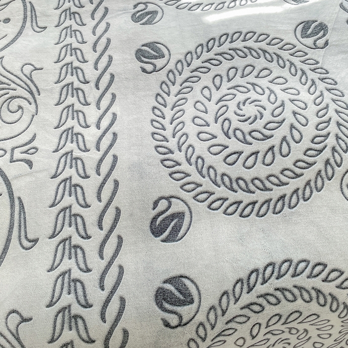 91家纺网 家纺一手货源 找家纺 梵克保罗 2025新款背印剪花牛奶绒菠萝格复合毛毯 黑色