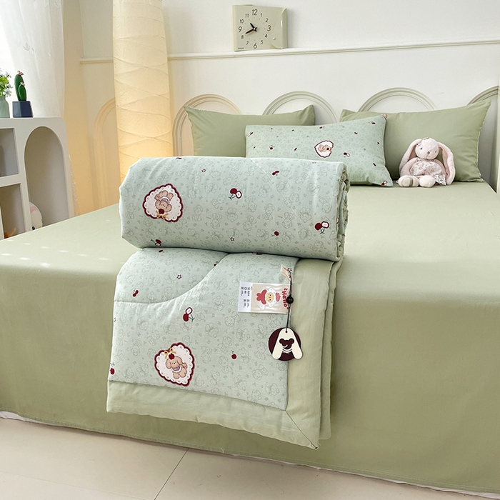 91家纺网 家纺一手货源 找家纺 梵克保罗 2025新款全棉夏被碎花卡通小清新简约纯棉夏凉被夏被四件套三件套 小可爱樱桃