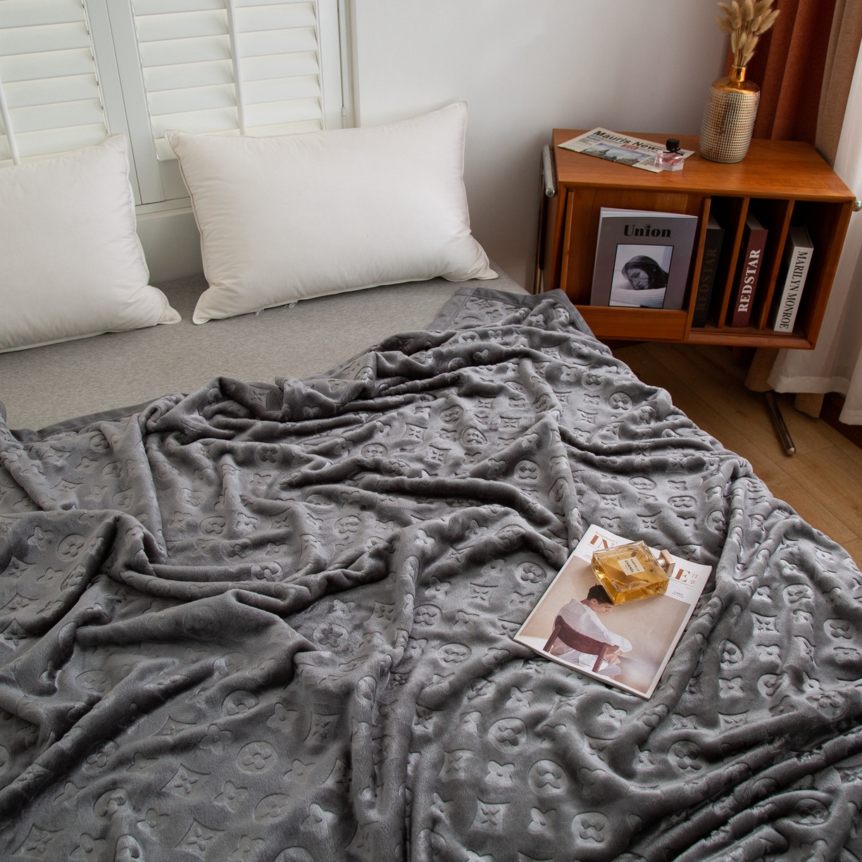 91家纺网 家纺一手货源 找家纺 梵克保罗 2025新款3D立体印花四季盖毯400克 3D灰