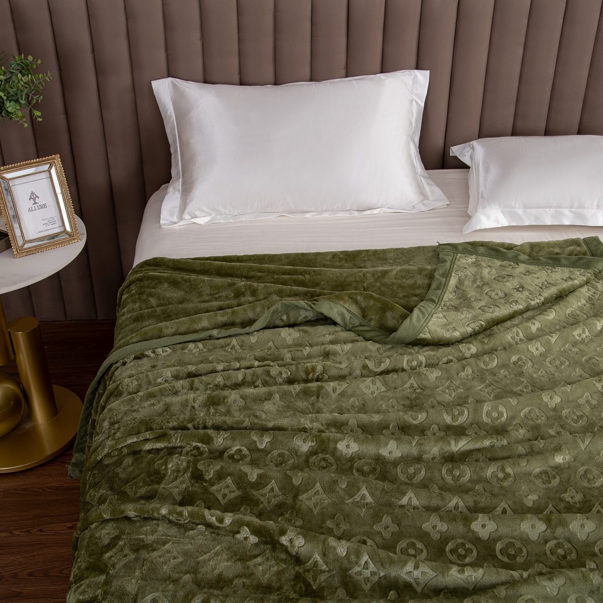 91家纺网 家纺一手货源 找家纺 梵克保罗 2025新款3D立体印花四季盖毯400克 3D绿