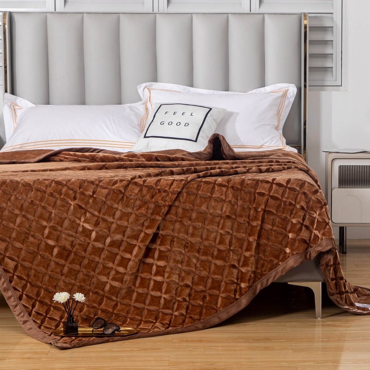 91家纺网 家纺一手货源 找家纺 梵克保罗 2025新款3D立体印花四季盖毯400克 铜钱咖啡