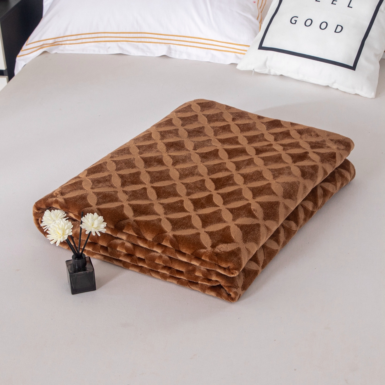 91家纺网 家纺一手货源 找家纺 梵克保罗 2025新款3D立体印花四季盖毯400克 铜钱咖啡