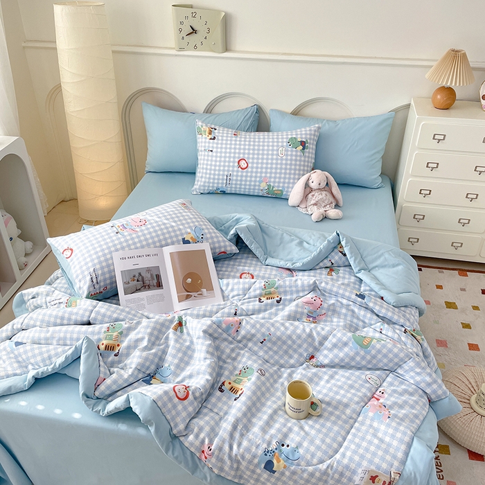 91家纺网 家纺一手货源 找家纺 梵克保罗 2025新款全棉夏被碎花卡通小清新简约纯棉夏凉被夏被四件套三件套 小恐龙