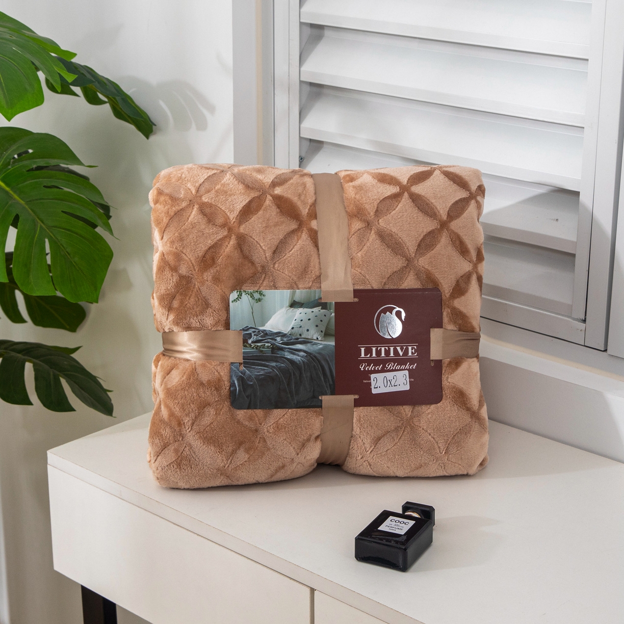 91家纺网 家纺一手货源 找家纺 梵克保罗 2025新款3D立体印花四季盖毯400克 铜钱驼