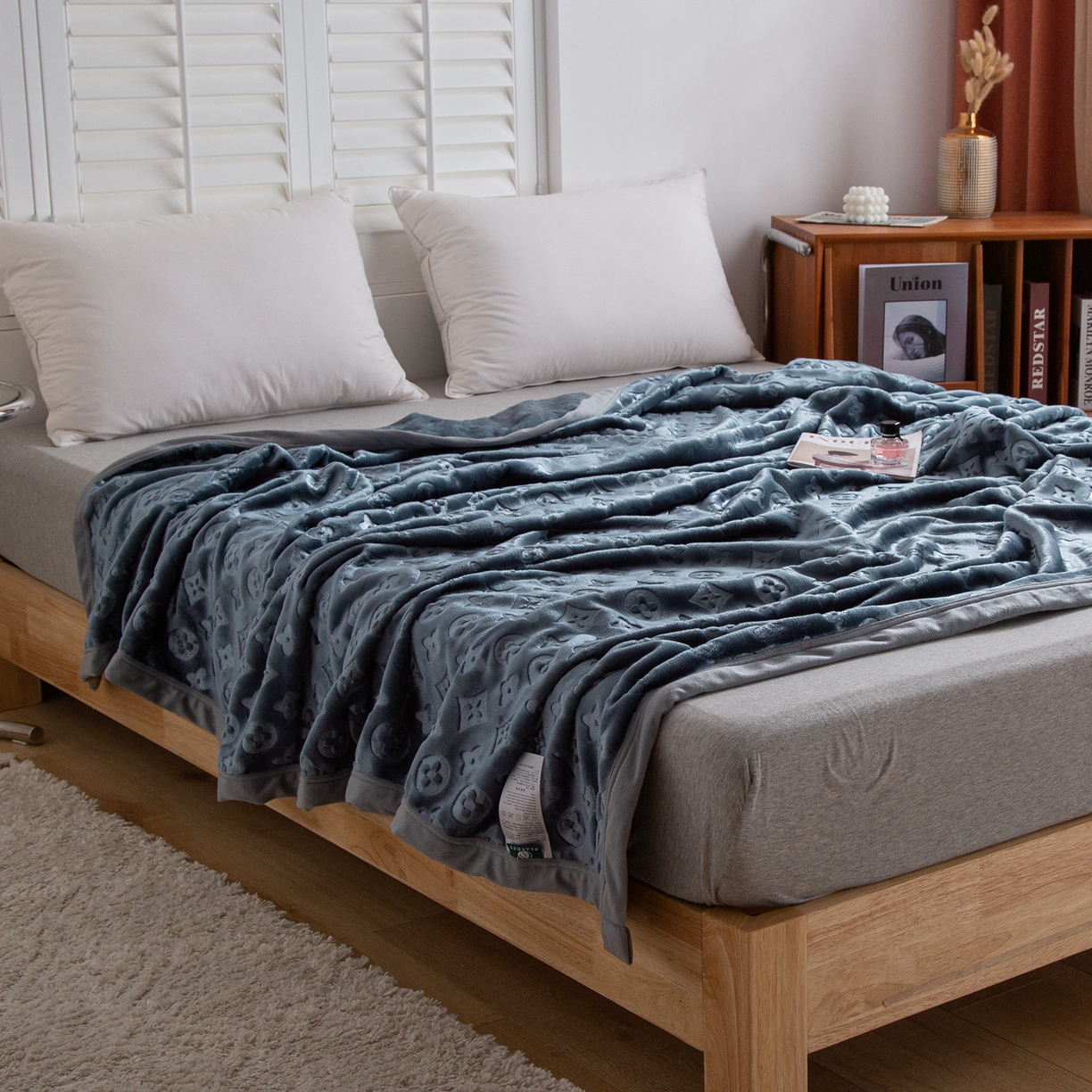 91家纺网 家纺一手货源 找家纺 梵克保罗 2025新款3D立体印花四季盖毯400克 3D灰蓝