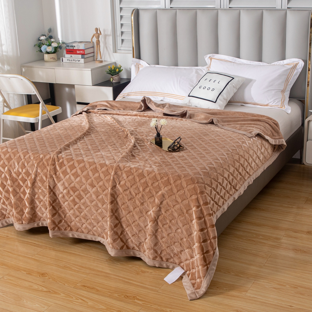 91家纺网 家纺一手货源 找家纺 梵克保罗 2025新款3D立体印花四季盖毯400克 铜钱驼