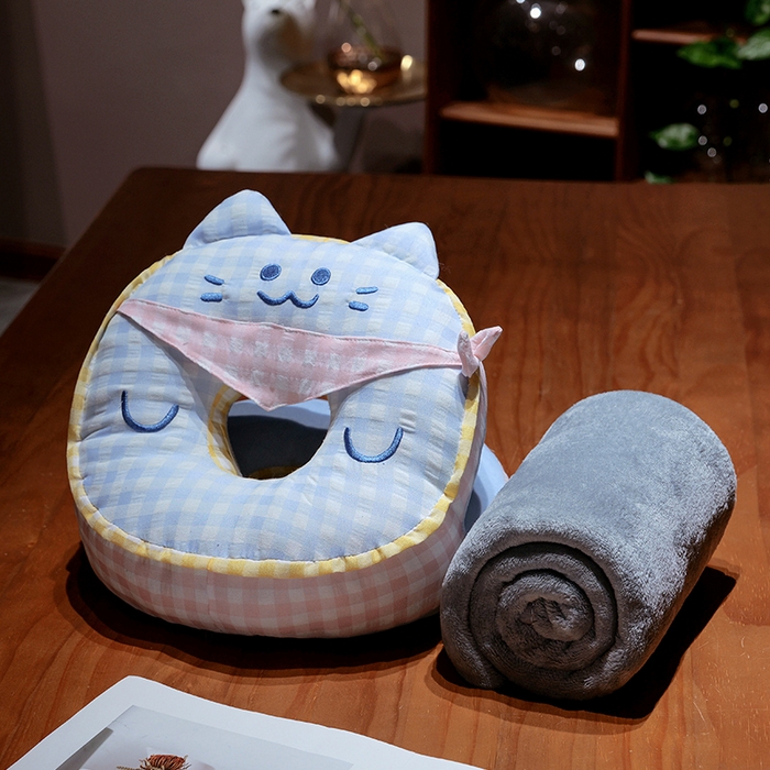 91家纺网 家纺一手货源 找家纺 （总）仟亿莱 2025新款泡泡纱方巾格子喵双面午睡枕 枕头枕芯