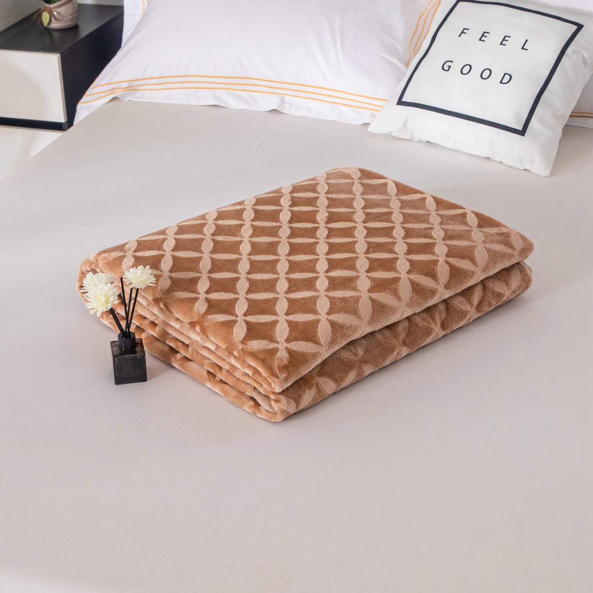 91家纺网 家纺一手货源 找家纺 梵克保罗 2025新款3D立体印花四季盖毯400克 铜钱驼