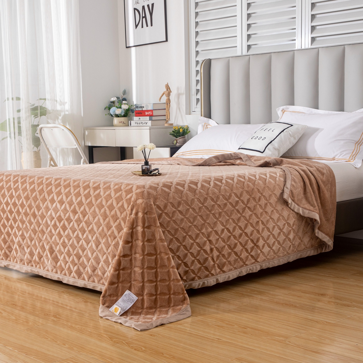 91家纺网 家纺一手货源 找家纺 梵克保罗 2025新款3D立体印花四季盖毯400克 铜钱驼