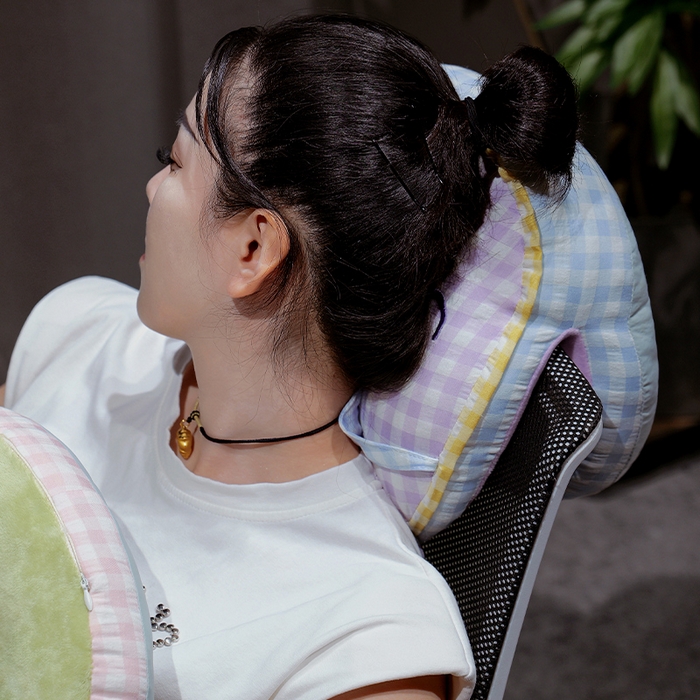 91家纺网 家纺一手货源 找家纺 仟亿莱 2025新款泡泡纱方巾格子喵双面午睡枕 枕头枕芯 双面方巾蓝猫