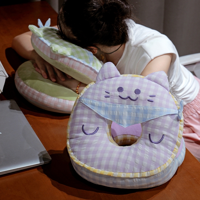 91家纺网 家纺一手货源 找家纺 仟亿莱 2025新款泡泡纱方巾格子喵双面午睡枕 枕头枕芯 双面方巾绿猫