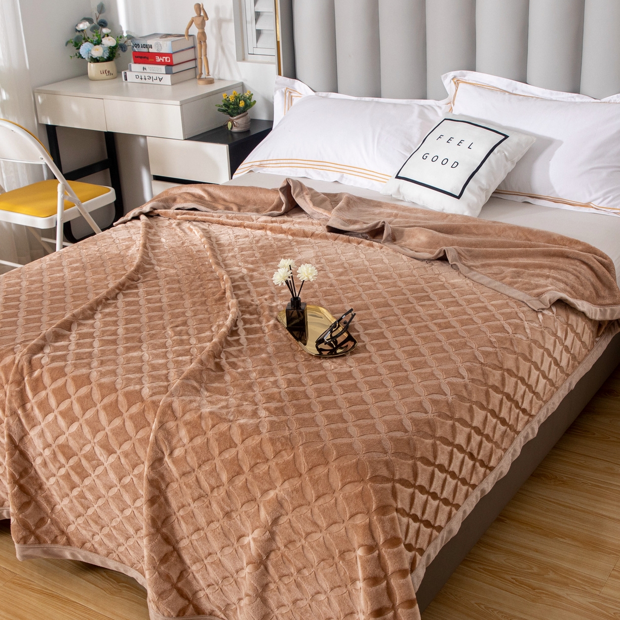 91家纺网 家纺一手货源 找家纺 梵克保罗 2025新款3D立体印花四季盖毯400克 铜钱驼