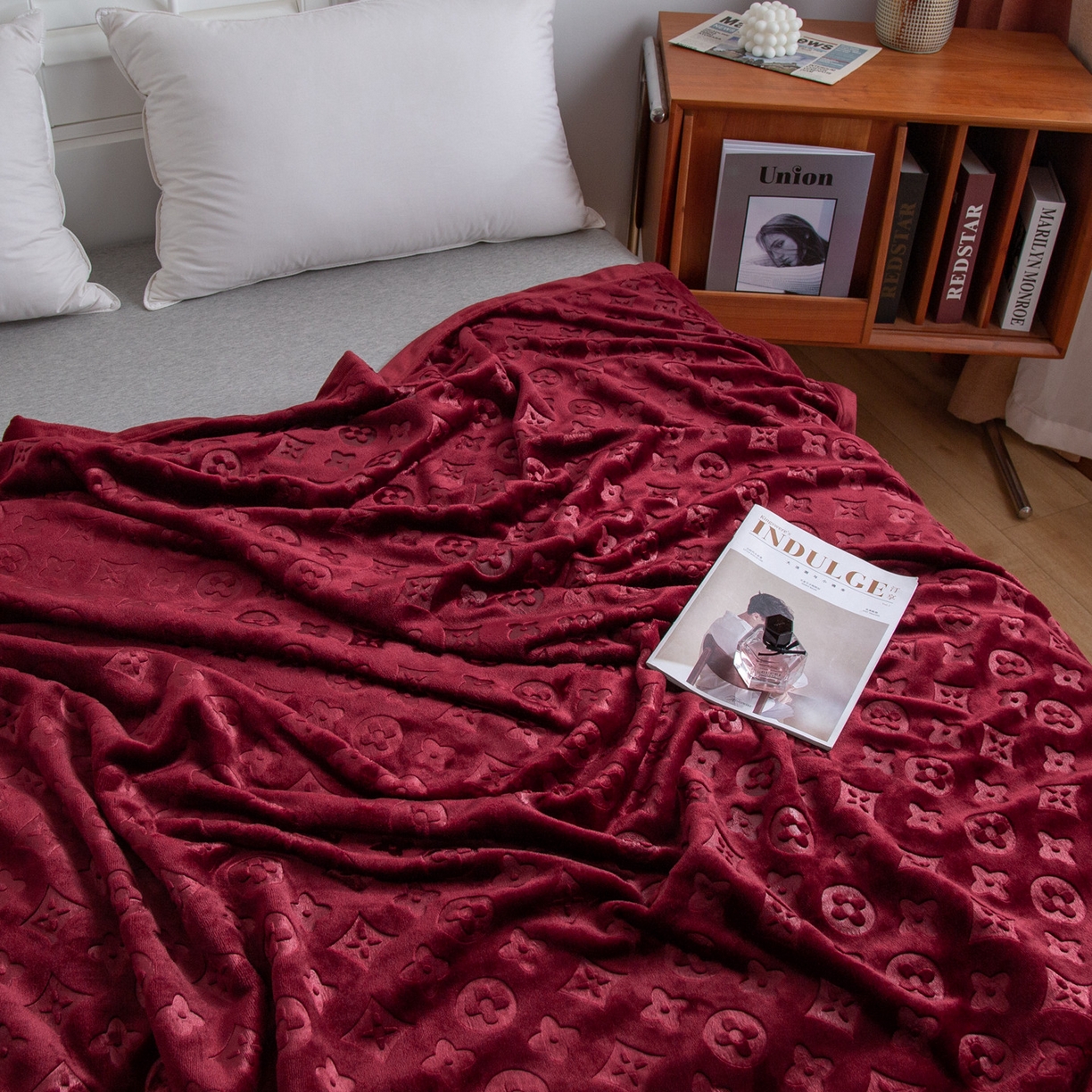 91家纺网 家纺一手货源 找家纺 梵克保罗 2025新款3D立体印花四季盖毯400克 3D酒红