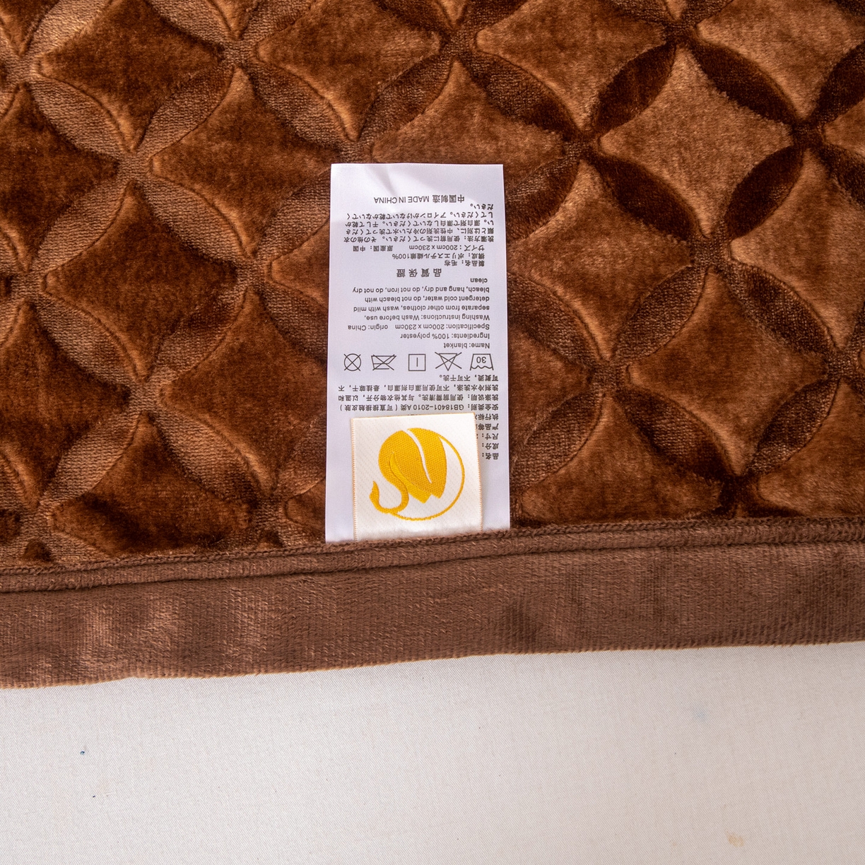 91家纺网 家纺一手货源 找家纺 梵克保罗 2025新款3D立体印花四季盖毯400克 铜钱咖啡