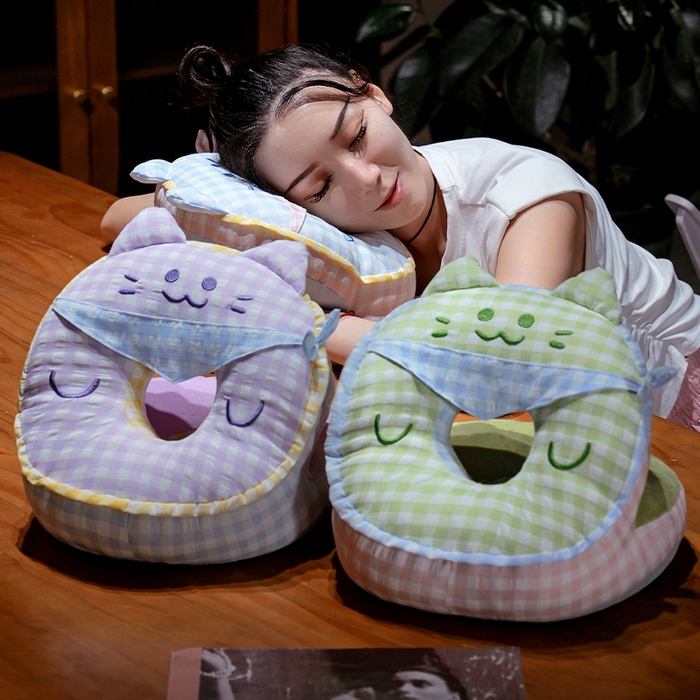 91家纺网 家纺一手货源 找家纺 仟亿莱 2025新款泡泡纱方巾格子喵双面午睡枕 枕头枕芯 双面方巾黄猫