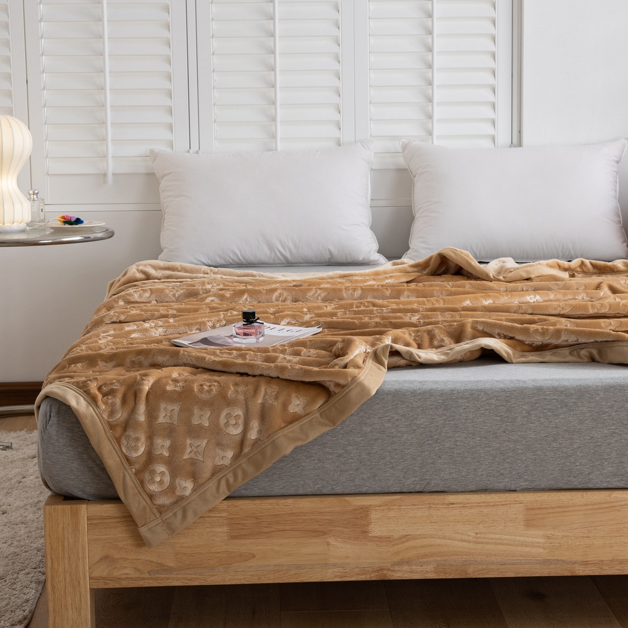 91家纺网 家纺一手货源 找家纺 梵克保罗 2025新款3D立体印花四季盖毯400克 3D驼