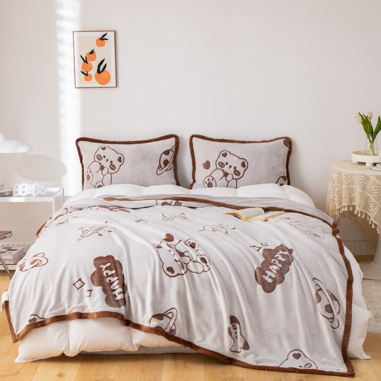 91家纺网 家纺一手货源 找家纺 梵克保罗 2025新款3D雕花加厚牛奶绒剪花毛毯 咖啡熊