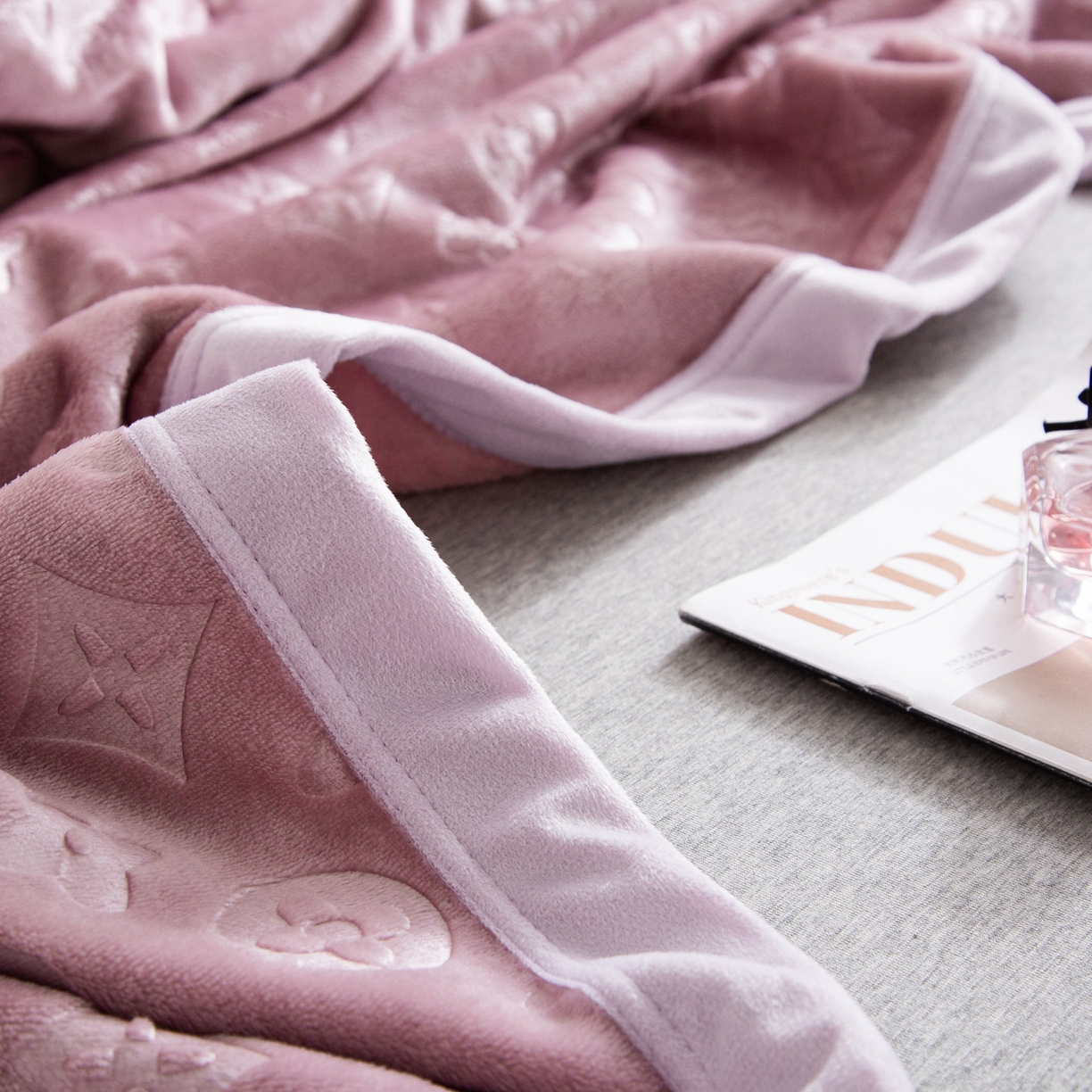 91家纺网 家纺一手货源 找家纺 （总）梵克保罗 2025新款3D立体印花四季盖毯400克