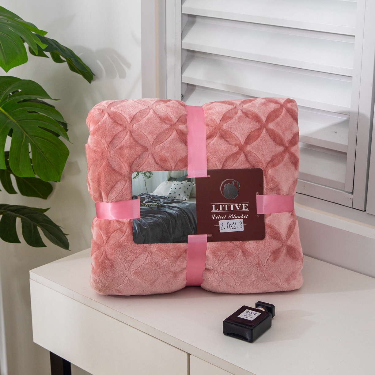 91家纺网 家纺一手货源 找家纺 梵克保罗 2025新款3D立体印花四季盖毯400克 铜钱粉