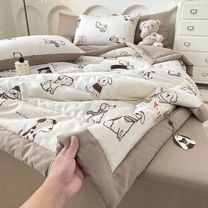 91家纺网 家纺一手货源 找家纺 梵克保罗 2025新款全棉夏被碎花卡通小清新简约纯棉夏凉被夏被四件套三件套 休闲狗