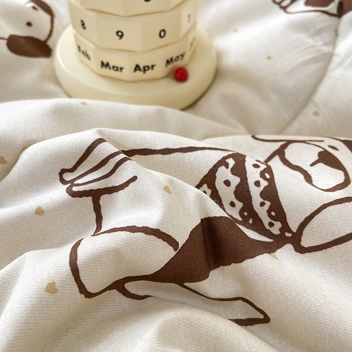 91家纺网 家纺一手货源 找家纺 梵克保罗 2025新款全棉夏被碎花卡通小清新简约纯棉夏凉被夏被四件套三件套 休闲狗