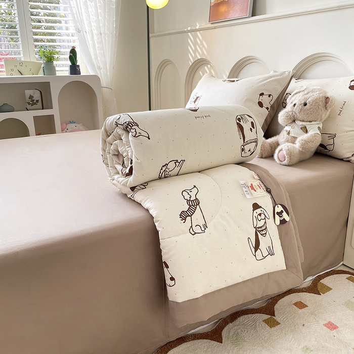 91家纺网 家纺一手货源 找家纺 梵克保罗 2025新款全棉夏被碎花卡通小清新简约纯棉夏凉被夏被四件套三件套 休闲狗