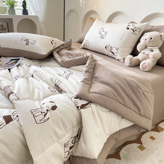 91家纺网 家纺一手货源 找家纺 梵克保罗 2025新款全棉夏被碎花卡通小清新简约纯棉夏凉被夏被四件套三件套 休闲狗