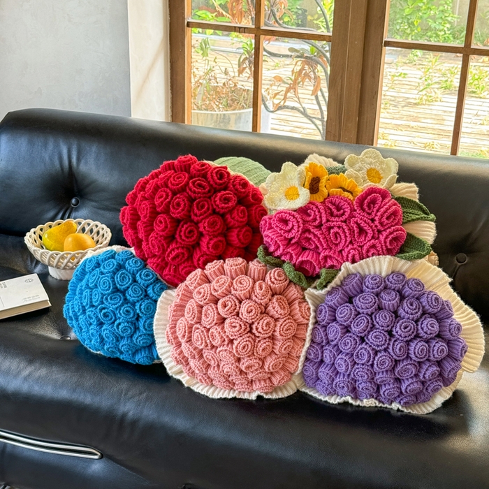 91家纺网 家纺一手货源 找家纺 （总）梵克保罗 2025新款网红直播热款多功能玫瑰花束抱枕卧室沙发靠枕半边绒针织礼品毯毛毯