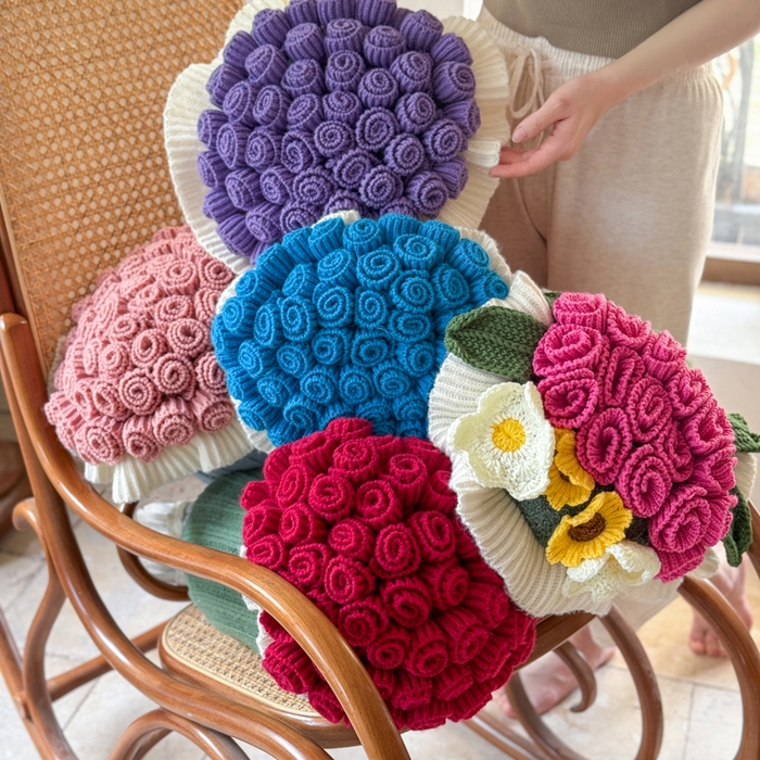 91家纺网 家纺一手货源 找家纺 （总）梵克保罗 2025新款网红直播热款多功能玫瑰花束抱枕卧室沙发靠枕半边绒针织礼品毯毛毯