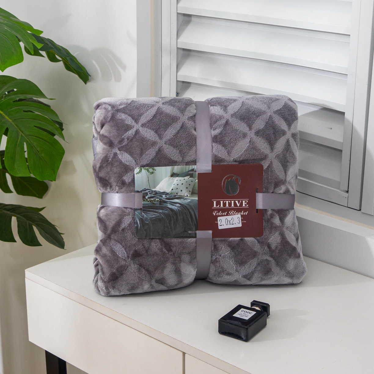 91家纺网 家纺一手货源 找家纺 梵克保罗 2025新款3D立体印花四季盖毯400克 铜钱灰