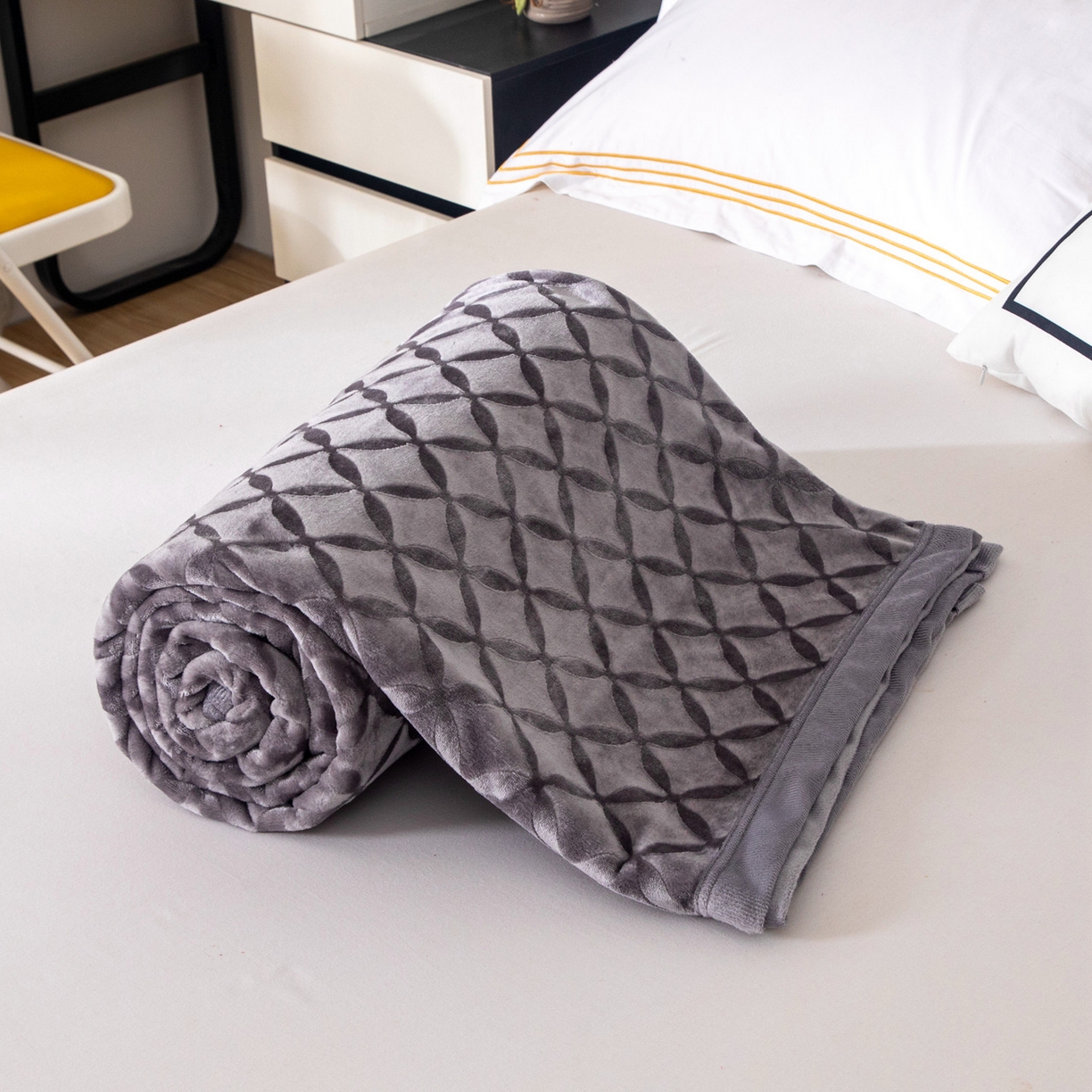 91家纺网 家纺一手货源 找家纺 梵克保罗 2025新款3D立体印花四季盖毯400克 铜钱灰