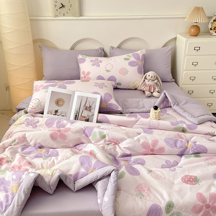 91家纺网 家纺一手货源 找家纺 梵克保罗 2025新款全棉夏被碎花卡通小清新简约纯棉夏凉被夏被四件套三件套 泫雅花紫