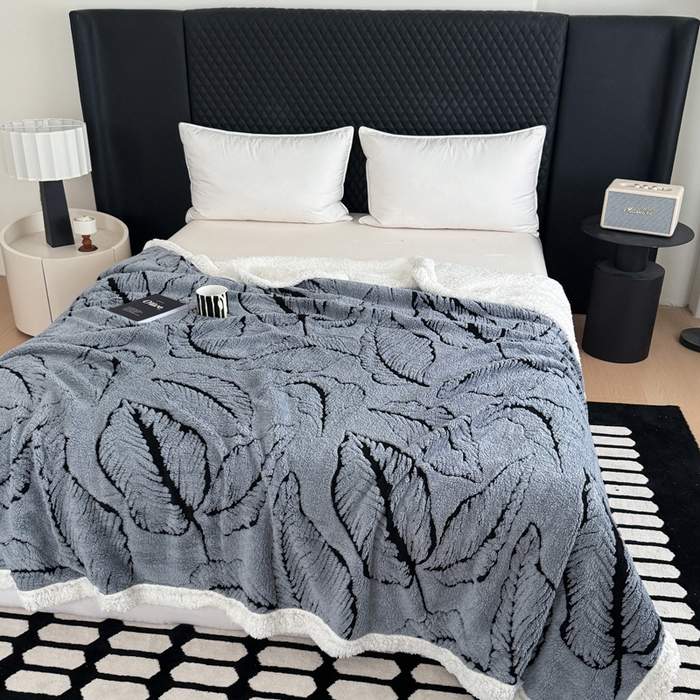 91家纺网 家纺一手货源 找家纺 梵克保罗 2025新款双层阳离子叶子提花塔芙绒羊羔绒跨境双层毛毯盖毯毯子 叶子灰色