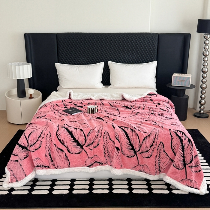 91家纺网 家纺一手货源 找家纺 梵克保罗 2025新款双层阳离子叶子提花塔芙绒羊羔绒跨境双层毛毯盖毯毯子 叶子粉色