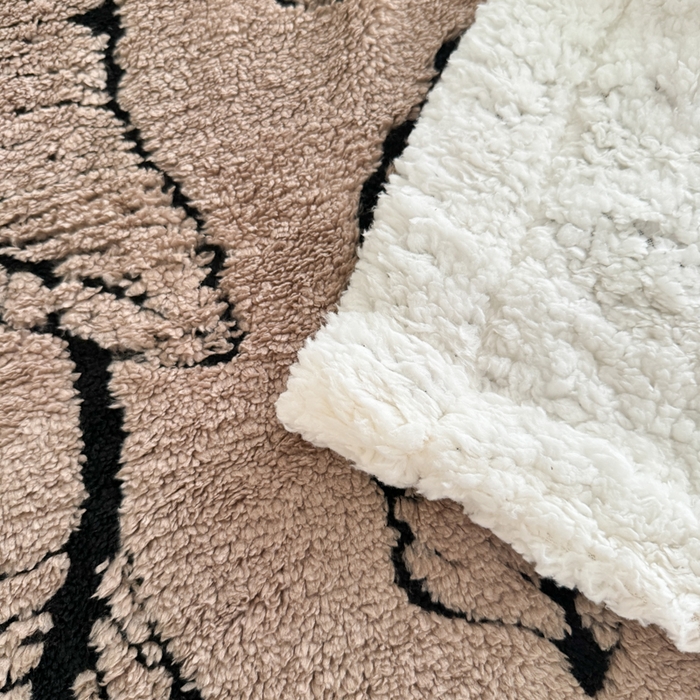 91家纺网 家纺一手货源 找家纺 梵克保罗 2025新款双层阳离子叶子提花塔芙绒羊羔绒跨境双层毛毯盖毯毯子 叶子驼色