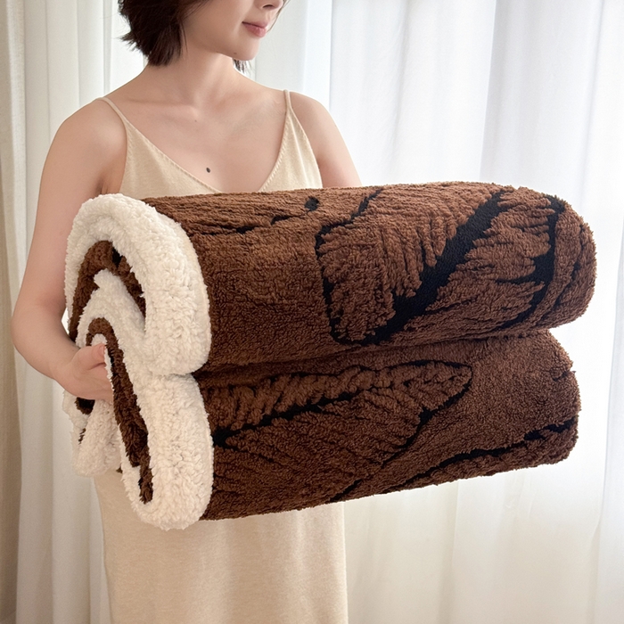 91家纺网 家纺一手货源 找家纺 梵克保罗 2025新款双层阳离子叶子提花塔芙绒羊羔绒跨境双层毛毯盖毯毯子 叶子咖色