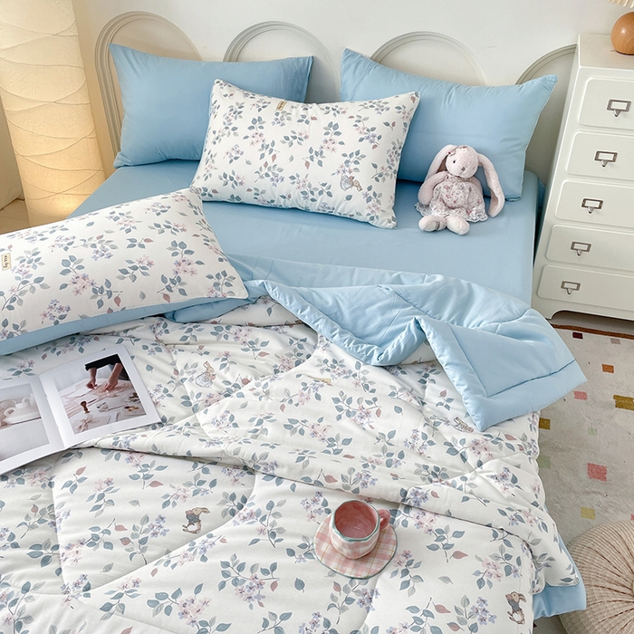 91家纺网 家纺一手货源 找家纺 梵克保罗 2025新款全棉夏被碎花卡通小清新简约纯棉夏凉被夏被四件套三件套 叶情并茂