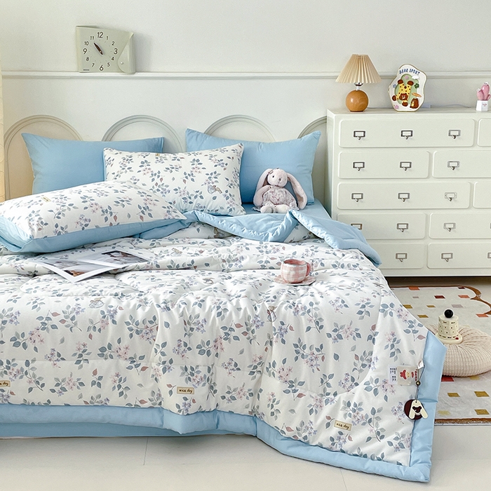 91家纺网 家纺一手货源 找家纺 梵克保罗 2025新款全棉夏被碎花卡通小清新简约纯棉夏凉被夏被四件套三件套 叶情并茂