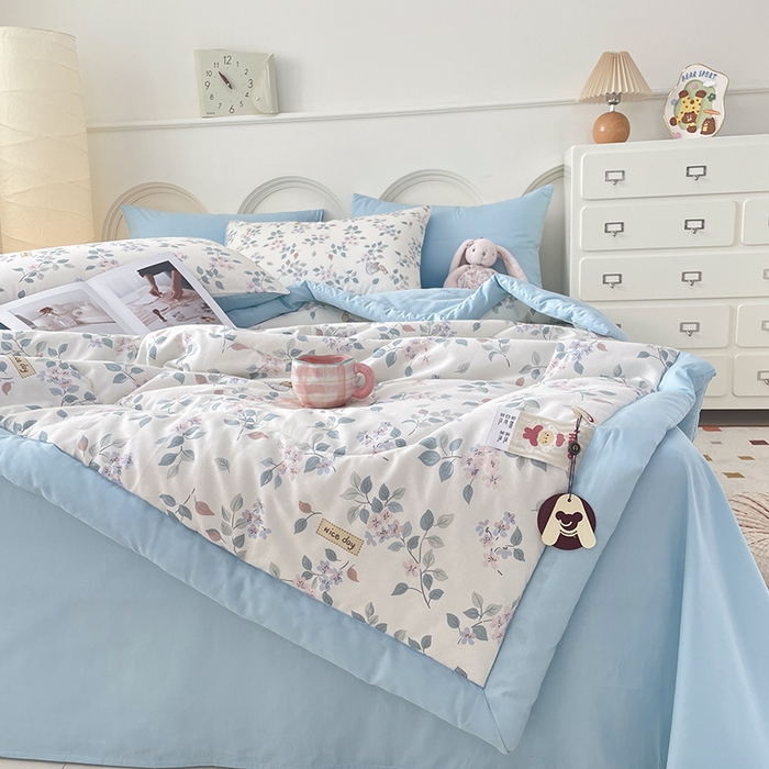 91家纺网 家纺一手货源 找家纺 梵克保罗 2025新款全棉夏被碎花卡通小清新简约纯棉夏凉被夏被四件套三件套 叶情并茂