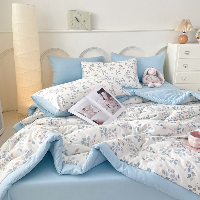 91家纺网 家纺一手货源 找家纺 梵克保罗 2025新款全棉夏被碎花卡通小清新简约纯棉夏凉被夏被四件套三件套 叶情并茂