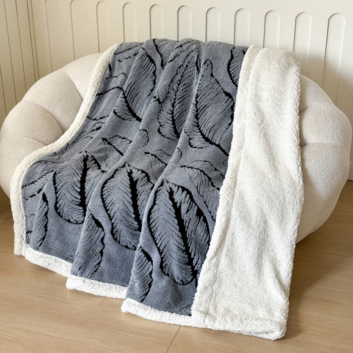 91家纺网 家纺一手货源 找家纺 梵克保罗 2025新款双层阳离子叶子提花塔芙绒羊羔绒跨境双层毛毯盖毯毯子 叶子灰色