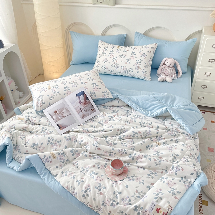 91家纺网 家纺一手货源 找家纺 梵克保罗 2025新款全棉夏被碎花卡通小清新简约纯棉夏凉被夏被四件套三件套 叶情并茂